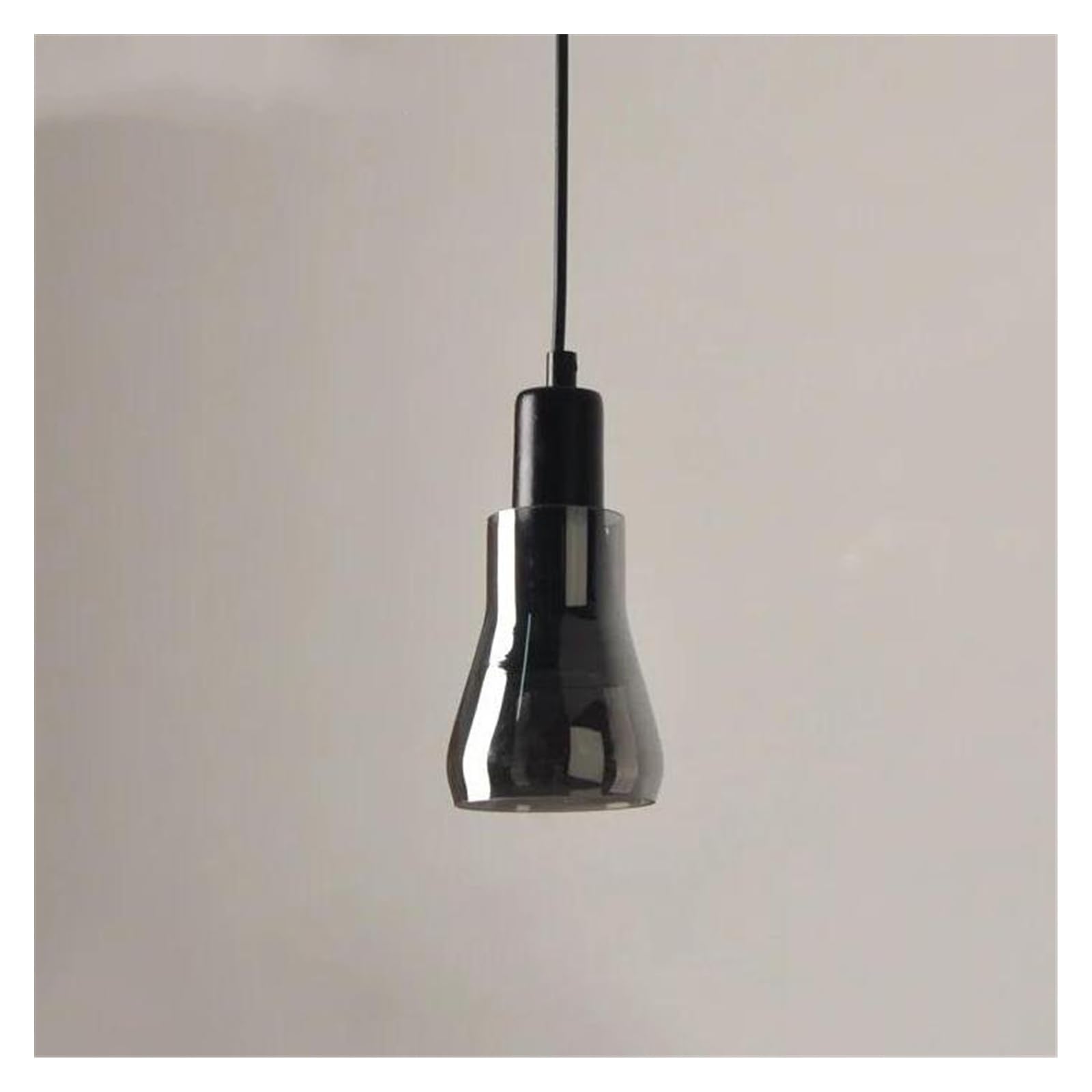 Lustre LED minimaliste pour rompre la monotonie d'une pièce