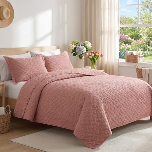 Image of Bedsure Quilts King Size - Lightweight Bedspreads King Size with Basket Weave Pattern, Soft Quilt Bedding Set, Grayish Pink Comforter Set Coverlet for All Seasons with 2 Pillow Shams (106 inch x 96 inch)