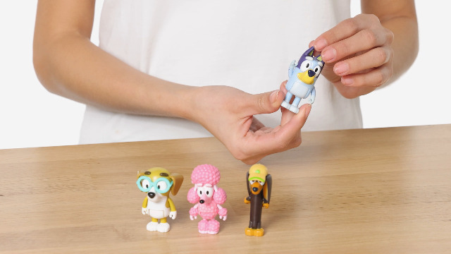 Bluey Friends Figuren-Set – 4 Bewegliche Charaktere: Bluey, Snickers, Honey, Coco, Für Kinder Ab 3