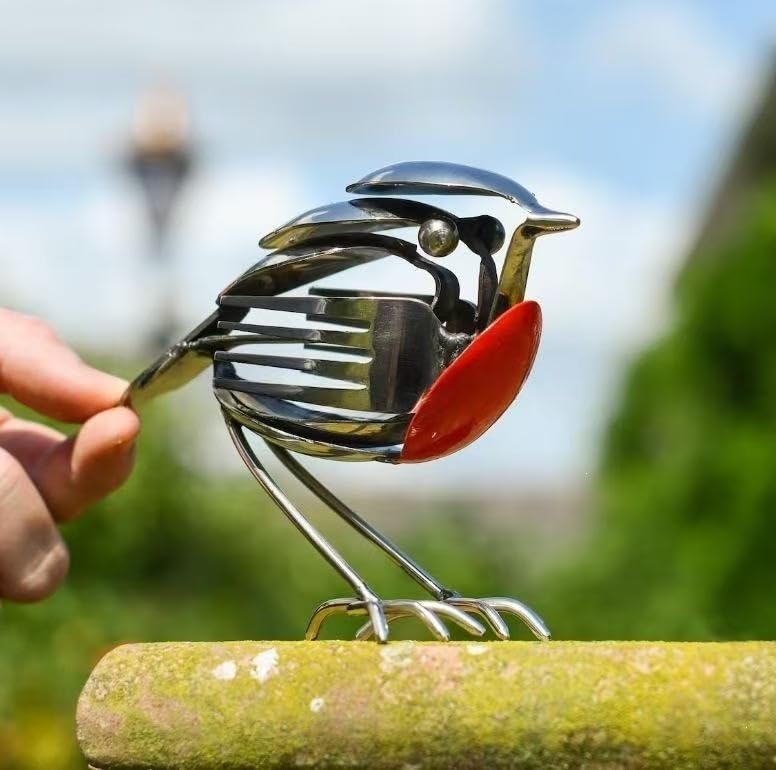 Handmade Metal Robin Garden Ornament Recycled Sculpture Bird Lovers Gift