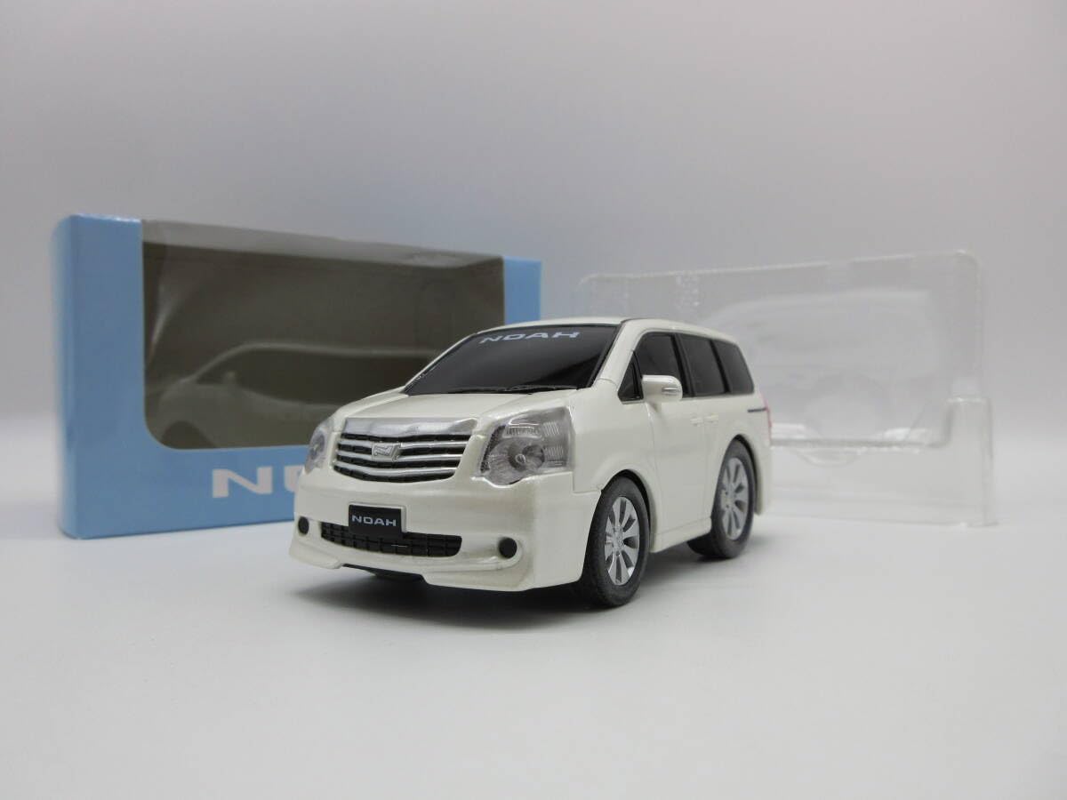 Amazon | ミニカー 2代目ノア NOAH 70系 後期 非売品 プルバックカー