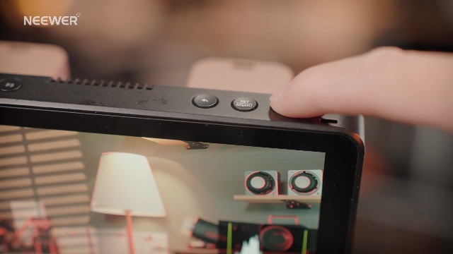 Image of NEEWER F700 7 inch Camera Field Monitor, 2000nit HD 1920x1080 IPS Touch Screen 3D LUT, 4K HDMI Loop in /Out Peak Focus DSLR Video Assist HDR Waveform, Cold Shoe Mount, 2 NP-F750 Batteries, Cleaning Cloth