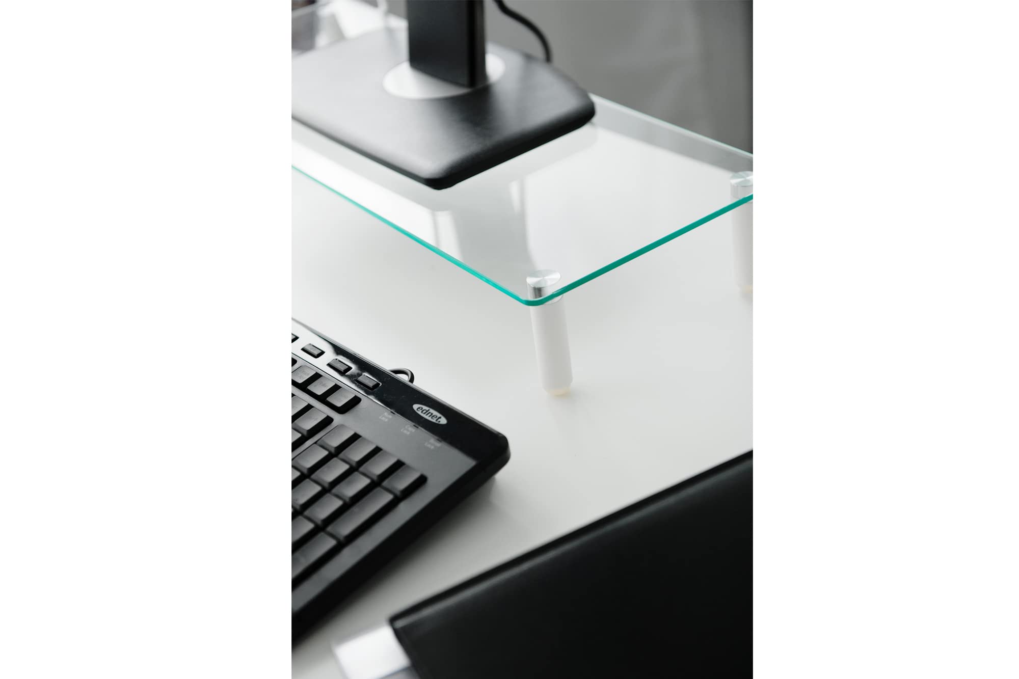 DIGITUS DA-90358 – Rialzo universale per monitor in vetro di sicurezza – Supporto per schermo – Altezza 8 cm – Portata 20 kg – Piedini antiscivolo in silicone