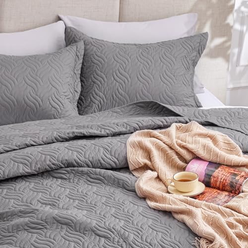 Love's cabin Quilts for Queen Bed Grey Bedspreads Bedding Set - Summer Lightweight Bedspread Comforter - Wave Pattern Bedding Coverlet for All Season - 3 Pieces (1 Quilt, 2 Pillow Shams)