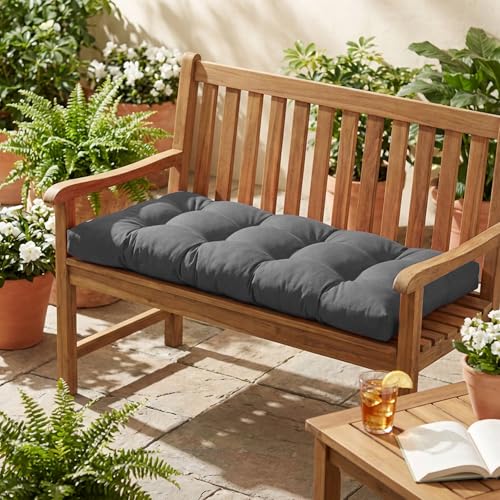 Coussin de balançoire de porche au capitonnage classique chic