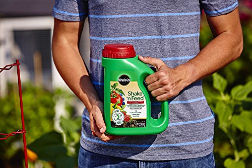 Image of Miracle-Gro Shake 'n Feed Tomato, Fruit and Vegetable Plant Food, for Outdoor In-Ground and Potted Plants, Feeds up to 3 Months, 4.5 lbs. (Pack of 6)