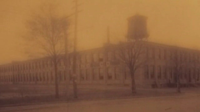 REED 1 to 8-Inch Pipe Vise, Four Points of Contact, Solid Iron Construction, Black