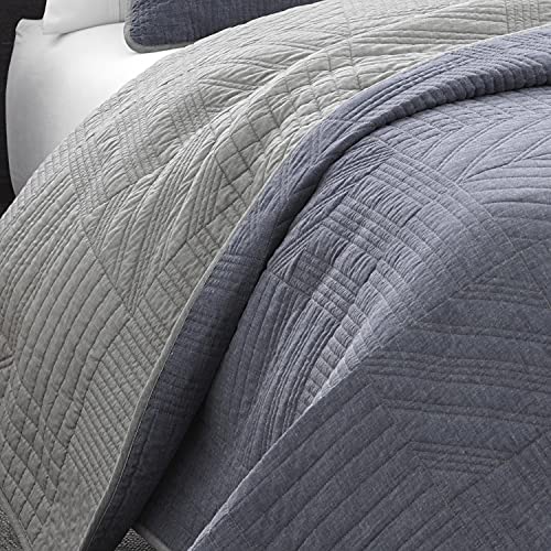 Image of Eddie Bauer - Queen Quilt Set with Shams, Reversible Bedding, Soft & Breathable, Lightweight All-Season, Hidden Lake Blue