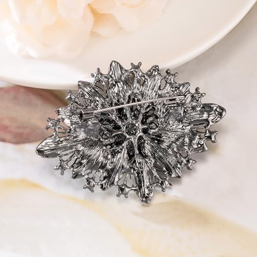 Image of Vintage Art Deco Crystal Rhinestone Brooch Pin for Women
