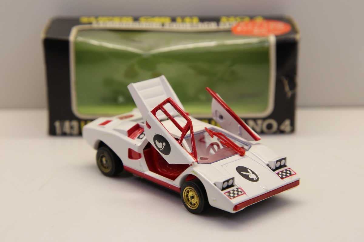 ランボルギーニ・カウンタック サクラ 1/43 スーパーカー 日本製 いずみ洋行のブログ - 『ミニカー サクラ ミニスーパーカー