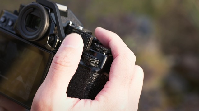 Amazon.com : JJC Metal Thumb Up Grip Thumb Rest for Nikon Zf Z f