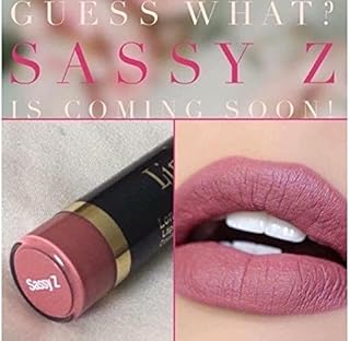 Sassy z Lipsense con brillo de buganvillas