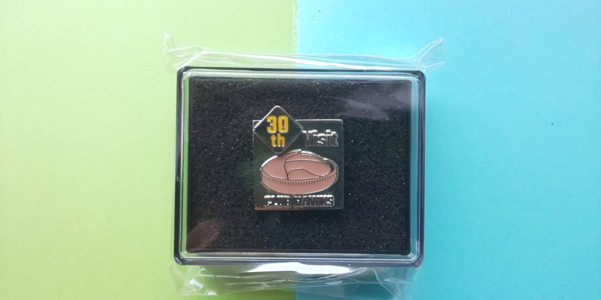 Amazon.co.jp: 100円 来場回数30回達成記念ピンバッジクラブ