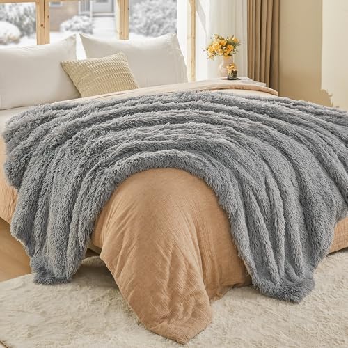 EMME Faux Kuscheldecke Flauschig, Felldecke, Pelz Wolldecke, Wohndecke, Super Weich, Plüschig, Dicke, Elegant, Lange Haare Shaggy Decke, Warme Gemütliche für Sofa und Bett (Hellgrau, 130 x 150 cm)