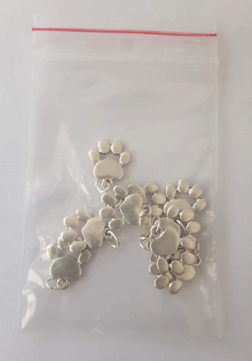 Ciondoli Zampetta Cane e Gatto placcati Argento. 10 Charm per creazioni Fai da Te: Abbigliamento, Decorazioni, Accessori, bigiotteria, Gioielli, bracciali, bomboniere. Zampa Cucciolo h 1,6 cm