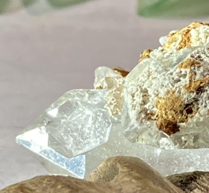 負晶˚✧₊⁎虹入り　マニハール　水晶　クリスタル　ラフストーン Amazon.co.jp: 負晶虹入り マニハール 水晶 クリスタル ラフストーン