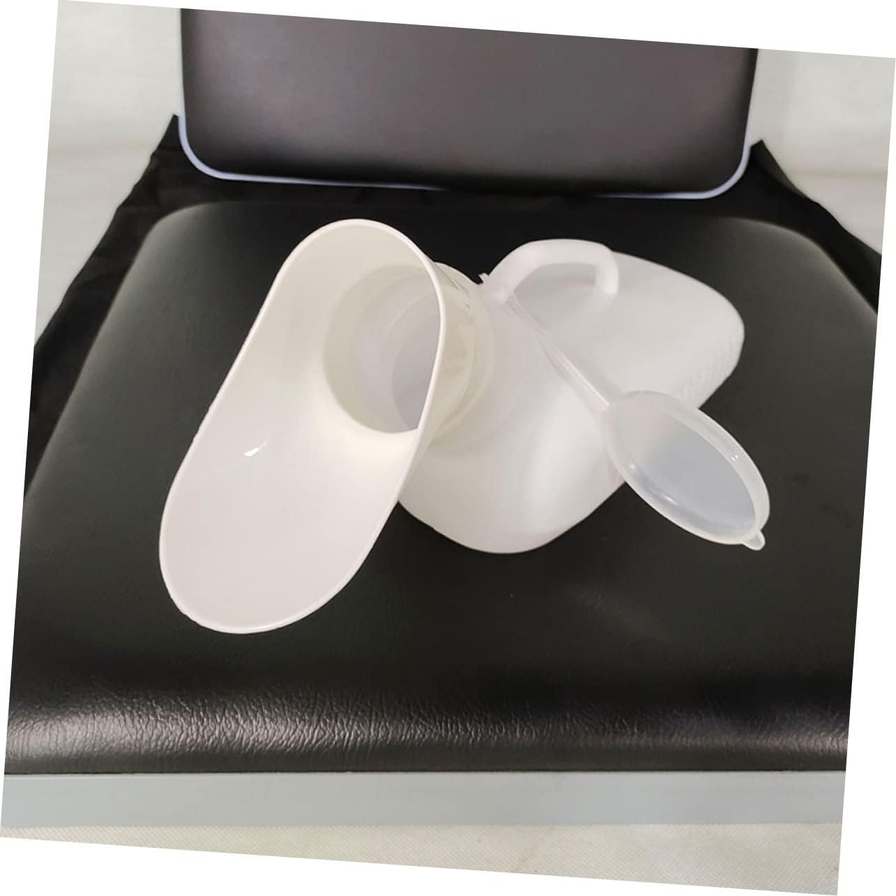 Urine Holder for Women Car Urinal for Women Large Female Pee Bottle Portable Design Easy to Use
