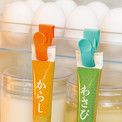 薬味チューブをドアポケットに掛けられるクリップ。0.2x0.45x0.265(cm)の指先にフィットするクリップは冷蔵庫の内側扉ポケットに掛けられるフック付き。チューブ入りのわさびやからしなど、薬味の保存に便利で取り出しやすさもバッチリです。