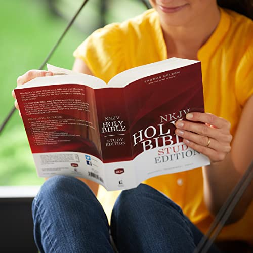 NKJV, Outreach Bible, Study Edition, Paperback: Holy Bible, New King James Version