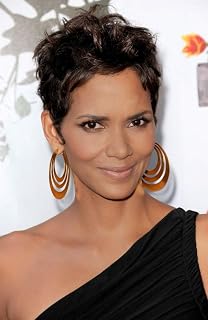 Posterazzi Poster Print Halle Berry at Arrivals Annual Fifi Awards by The Fragrance Foundation Lincoln Center New York Ny May 25 2011. Photo by Kristin CallahanEverett Collection Celebrity (8 x 10)