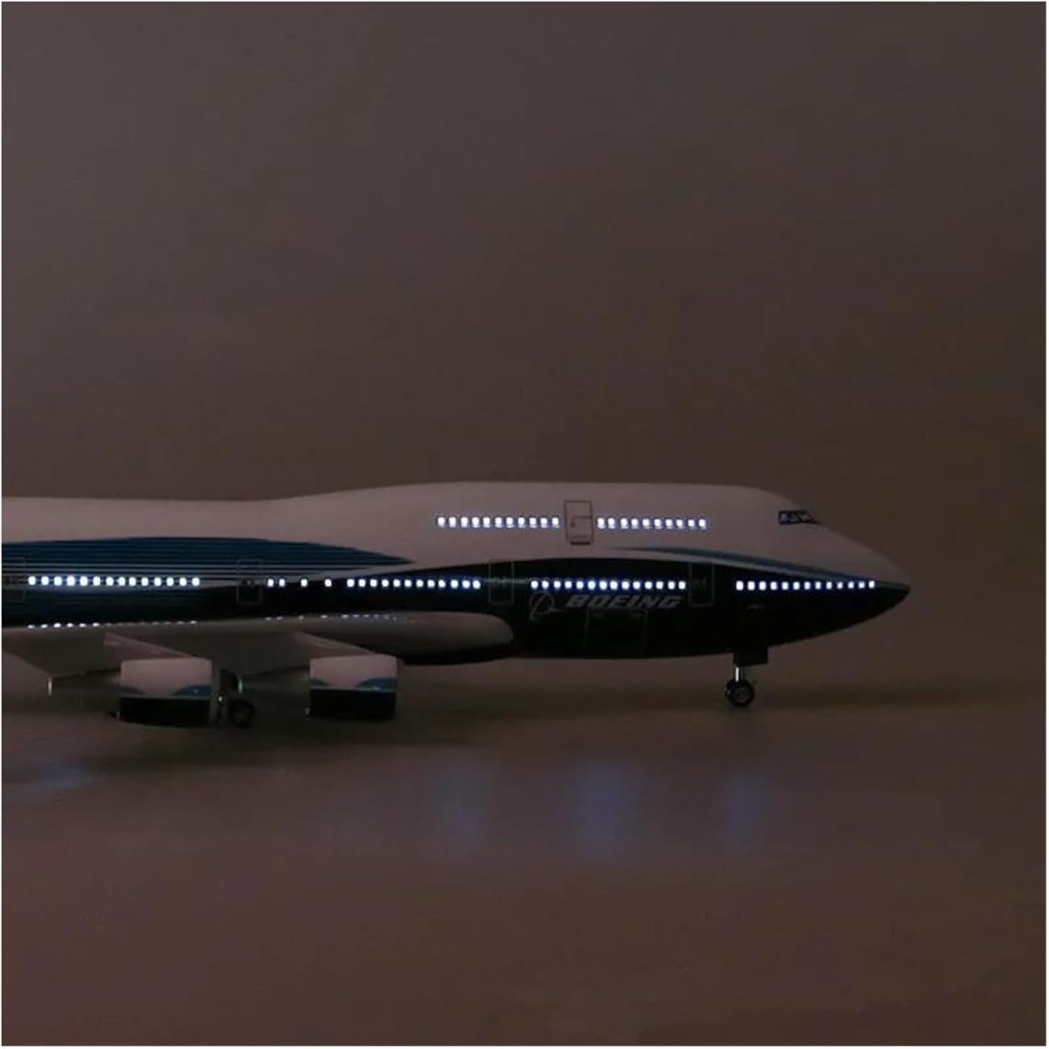 1:150 for Airliner Prototype Aircraft Boeing B747 Die-Cast Resin Model Series Hobby Playgame Kit(with Light)