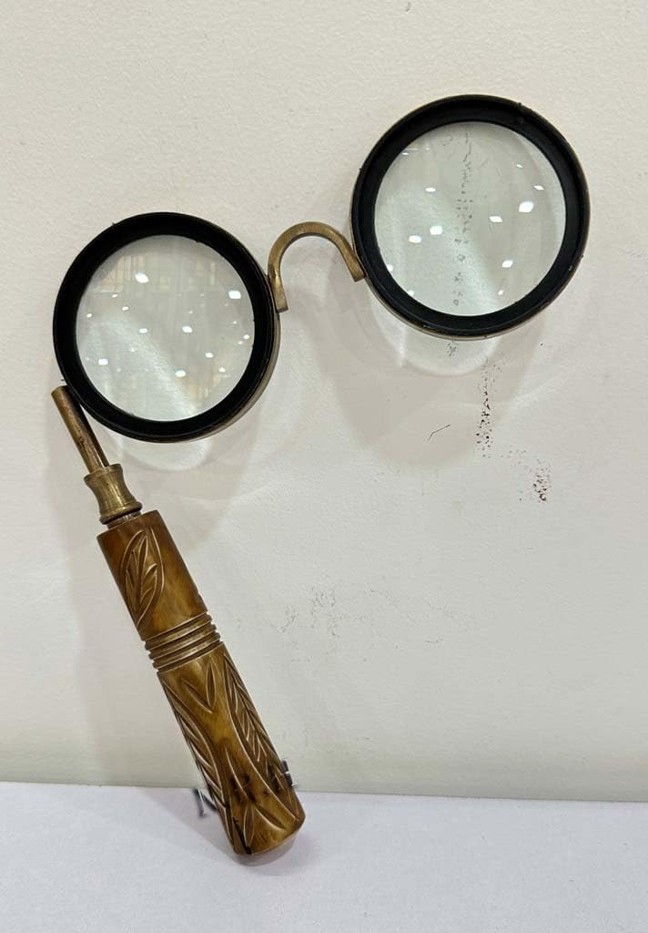 Hand Held Magnifying Eyeglasses Shaped Lorgnettes Solid Antique Brass Frame Antique Style Magnifire Decorative Reading Magnifying Lens, Vintage Gift for Elderly, Senior