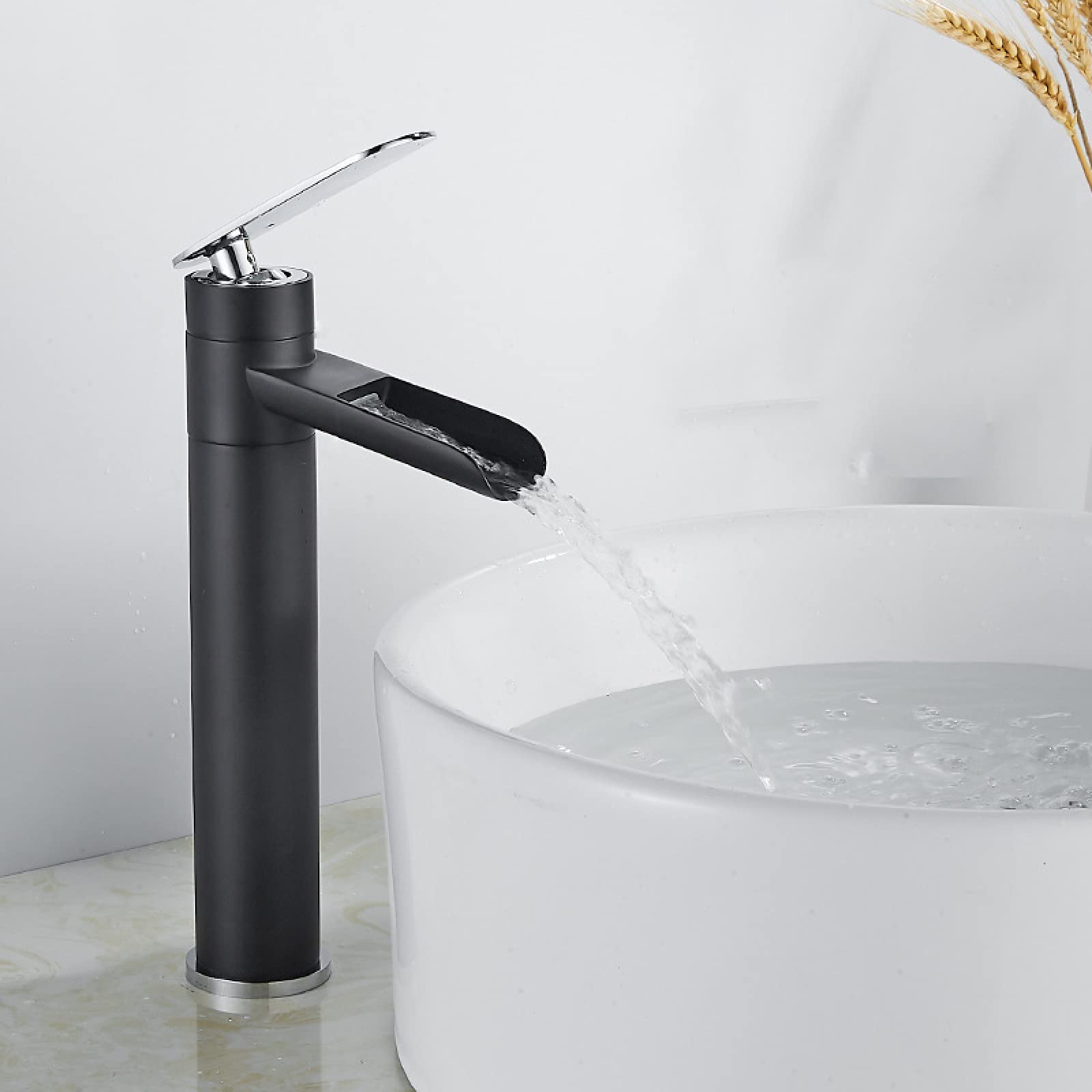 Wasserfall-Wasserhähne für Waschbecken, Schwarz, Messing, Waschbeckenarmaturen für heißes und kaltes Wasser, 360° drehbar, Einhebel-Badezimmer-Waschtischarmatur hoch, Schwarz