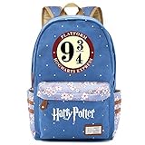 Das Hauptfach bietet Platz für Bücher, Zeitschriften, Ordner, Sonnenbrillen, Kopfhörer usw.; Die Laptoptasche kann einen Laptop unter 15 Zoll aufnehmen. In der internen Reißverschlusstasche können vertrauliche Gegenstände aufbewahrt werden. Die vordere Reißverschlusstasche bietet Platz für ein Mobiltelefon oder eine Brieftasche. Zwei Seitentaschen bieten Platz für eine Flasche und einen Regenschirm. Sie können Ihre Sachen einfach organisieren