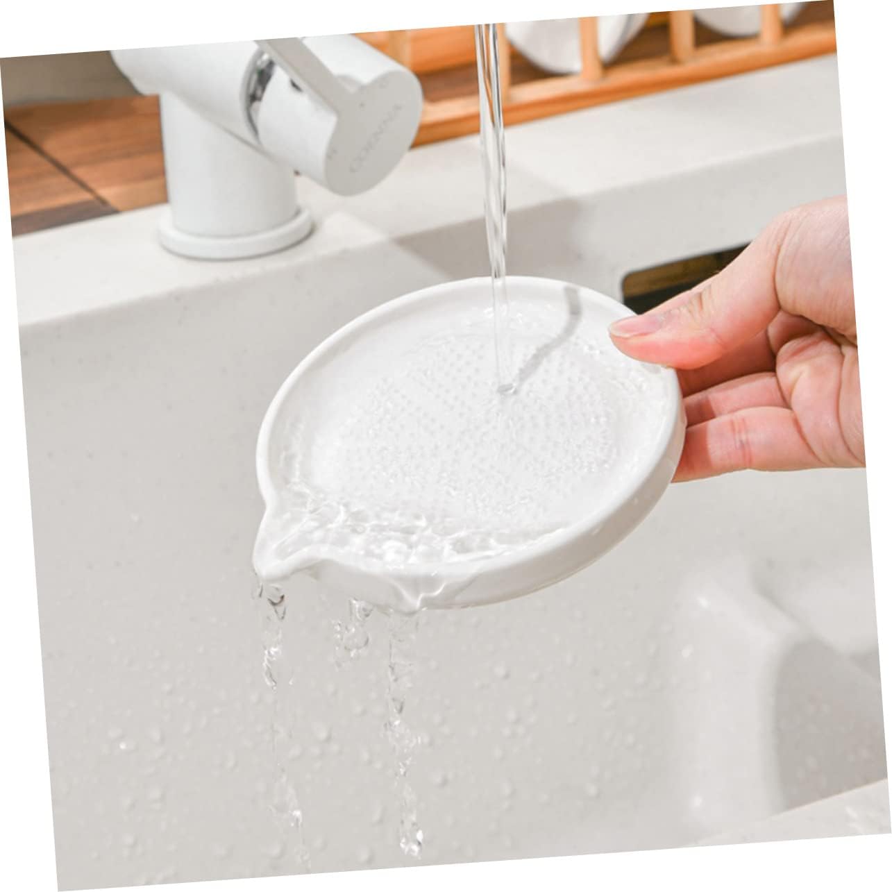 Multipurpose Ceramic Grinding Plate Garlic Crusher Ginger Shredder for Food Preparation Easy to Clean Design White Color