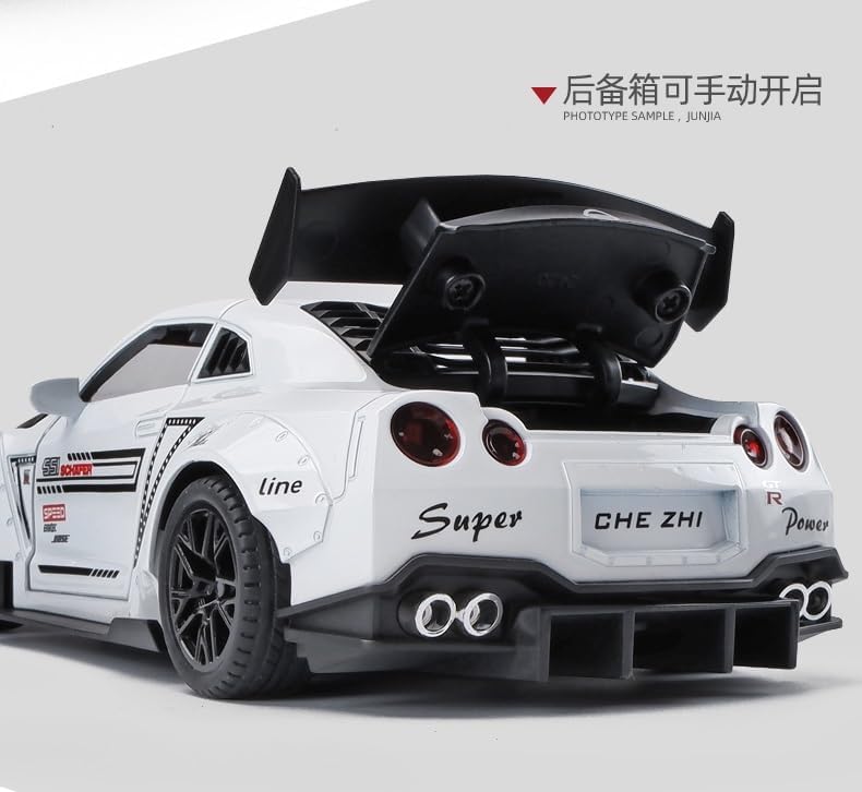 1/24 GTRシミュレーション合金玩具コレクション装​​飾車モデル(White)