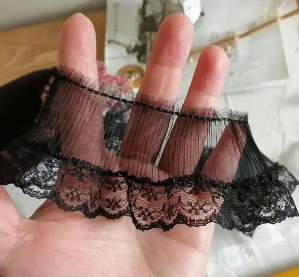 LYVQZPWLRKategoria: Hałasowanie, 7CM szerokości Nowa czarna biała haftowana koronkowa wstążka z tkaniny DIY aplikacja do szycia kołnierzyk gipiura sukienka ślubna dekoracja-czarna-1 jard(Schwarz)