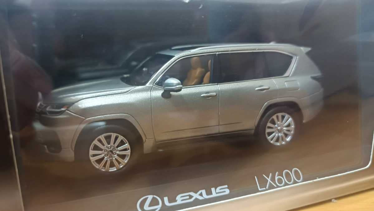 Amazon.co.jp: レクサスLX600 VIP Executive 1/43 ミニカー 左ハンドル 