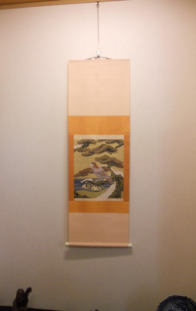 掛け軸 狩野永徳 松鷹図 国宝 刺繍 希少 紋織掛軸 絵 織物 掛軸 美品 です Amazon.co.jp: 掛け軸 狩野永徳 松鷹図 国宝 刺繍 紋織掛軸 絵