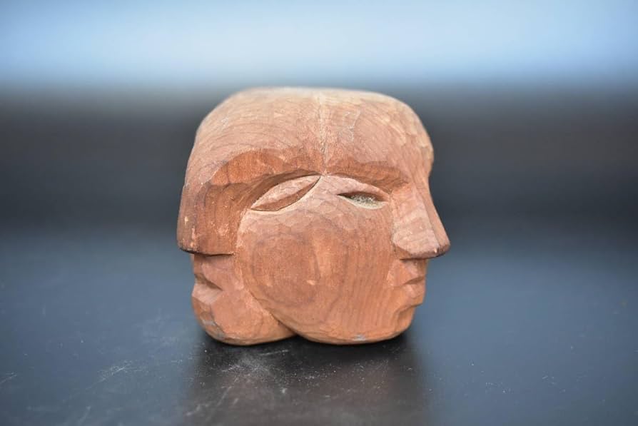 Amazon.co.jp: 木彫りの四面顔彫刻品置物インテリアオブジェ