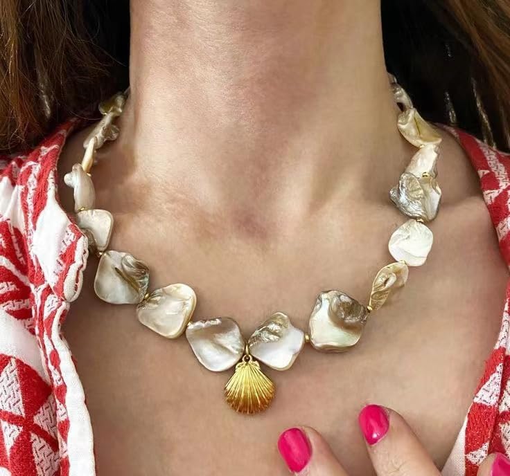 Irregular Pearl Choker for Women Summer Beach Shell Necklace Boho Conch Starfish Pendent Natural Freshwater Pearl Statement Necklace for Women - Image 2