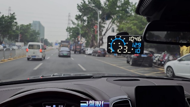 Amazon.co.jp: wiiyii gps スピードメーターG11，HUD ヘッドアップ