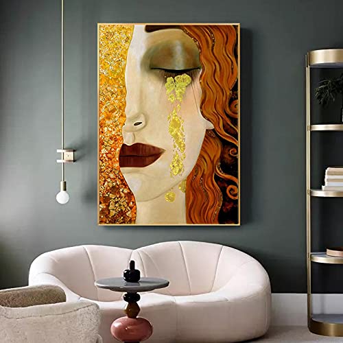 Peinture Nordique Femme aux Larmes d'Or pour une Décoration Salon Cosy