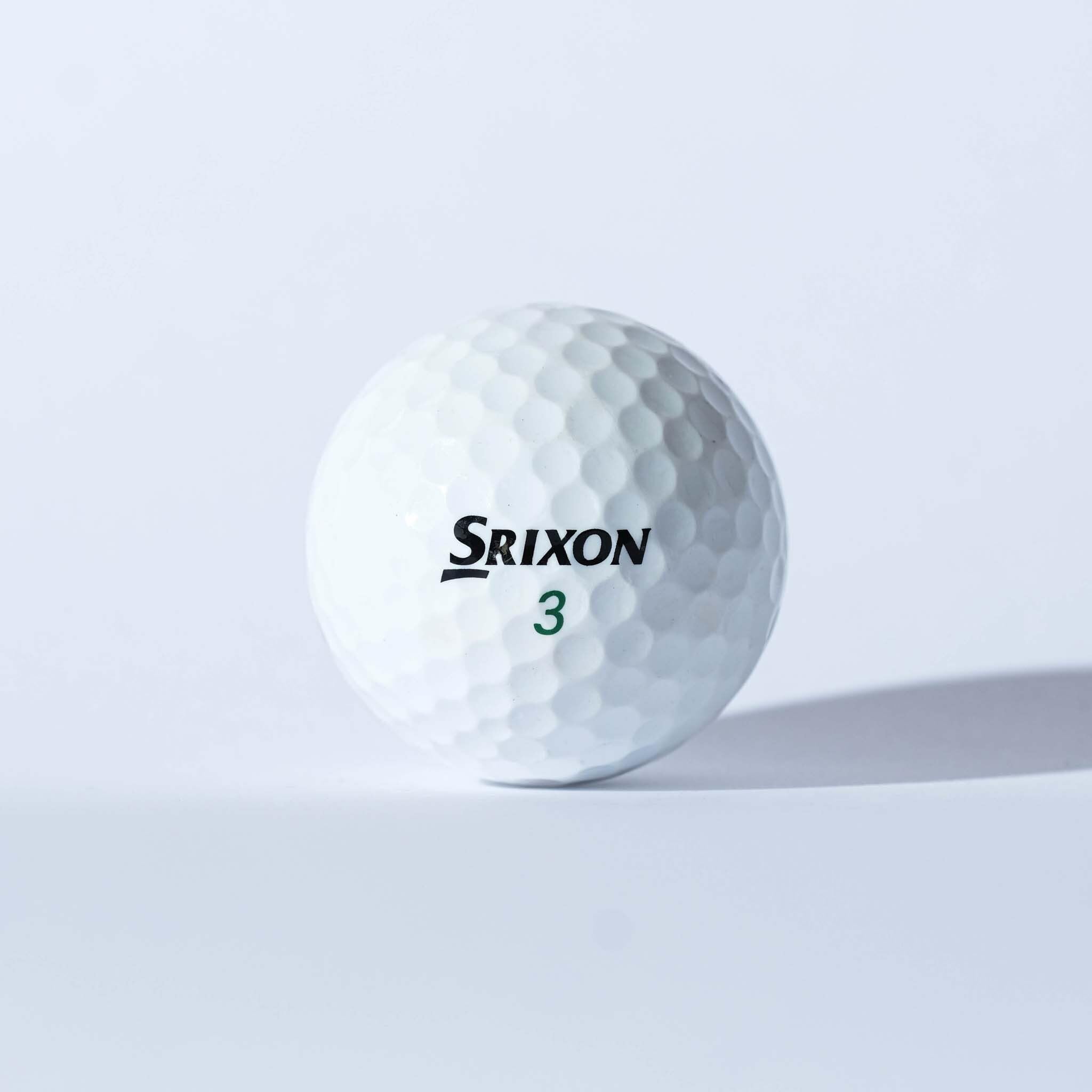 Lot de 24 Balles de Golf d'Occasion Srixon Mix - Modèles Variés - Idéales pour Débutants et Joueurs Confirmés - Qualité Premium et Performance – Marque Française