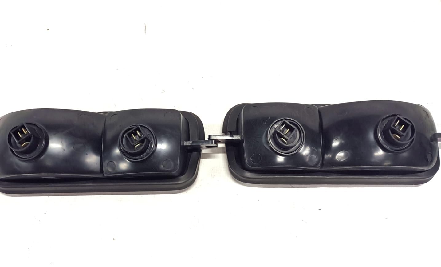 Blinker Tagfahrlicht mit Innenleben ohne Kabel für vorn rechts und links kompatibel mit Lada Niva 1,7i 4x4 M- Modell ab Bj. 2010