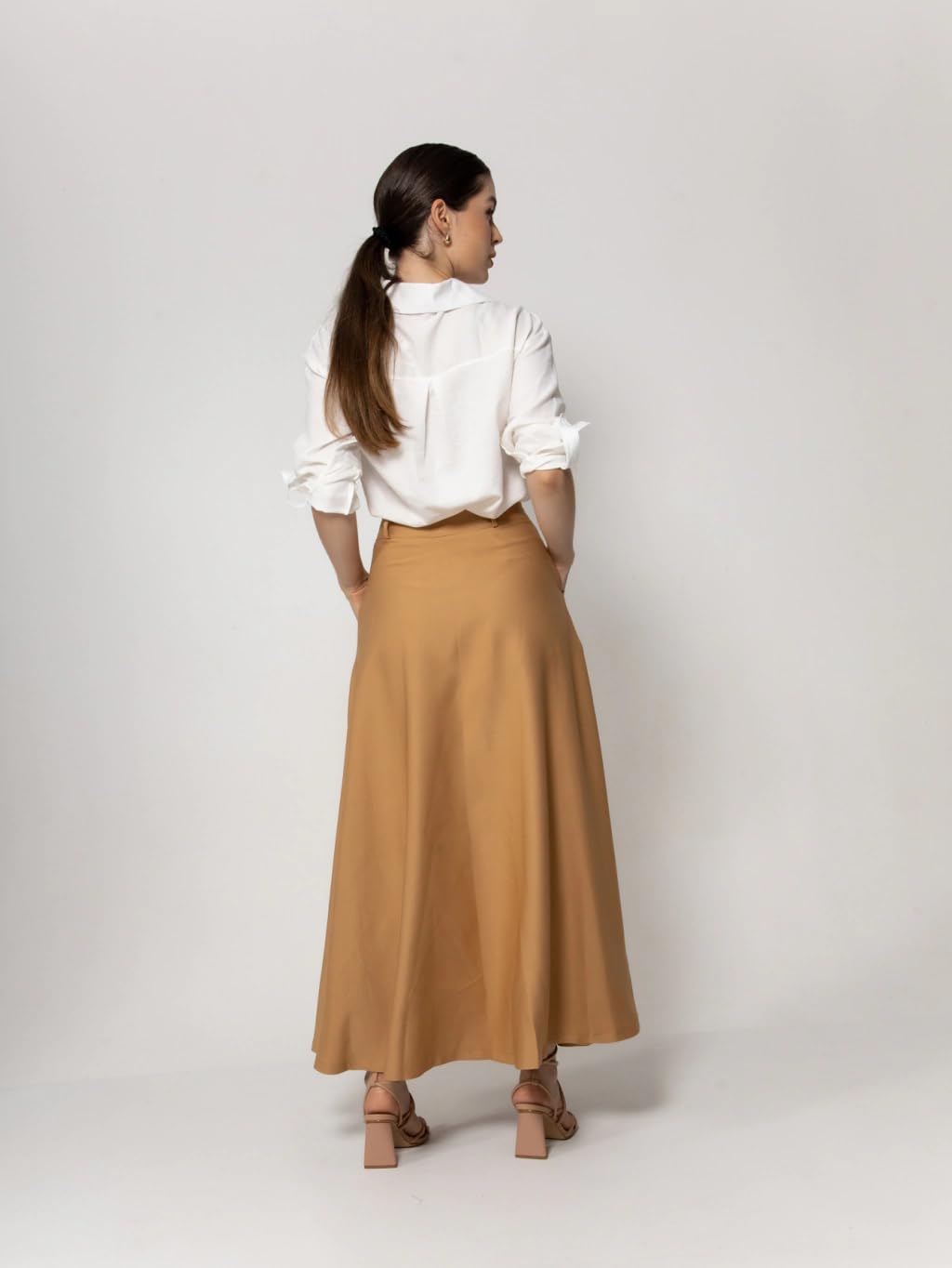 Saia longa feminina social com bolso evangélica ALFAIATARIA sai-007 em promoção! Veja a oferta e mais achadinhos de Saias 4 Hoje é o melhor dia para comprar Saia longa feminina social com bolso evangélica ALFAIATARIA sai-007 com aquele preço maroto! Promoção! Aproveite a oferta! 4