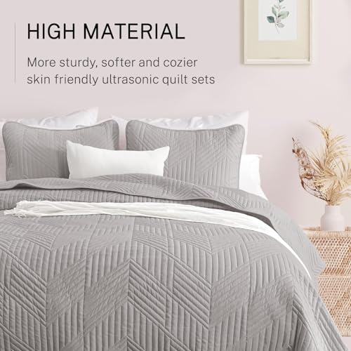Exclusivo Mezcla Ultrasonic Twin Quilt Bedding Set, Lightweight Light Grey Bedspreads Soft Modern Geometric Coverlet Set for All Seasons (1 Quilt and 1 Pillow Sham)