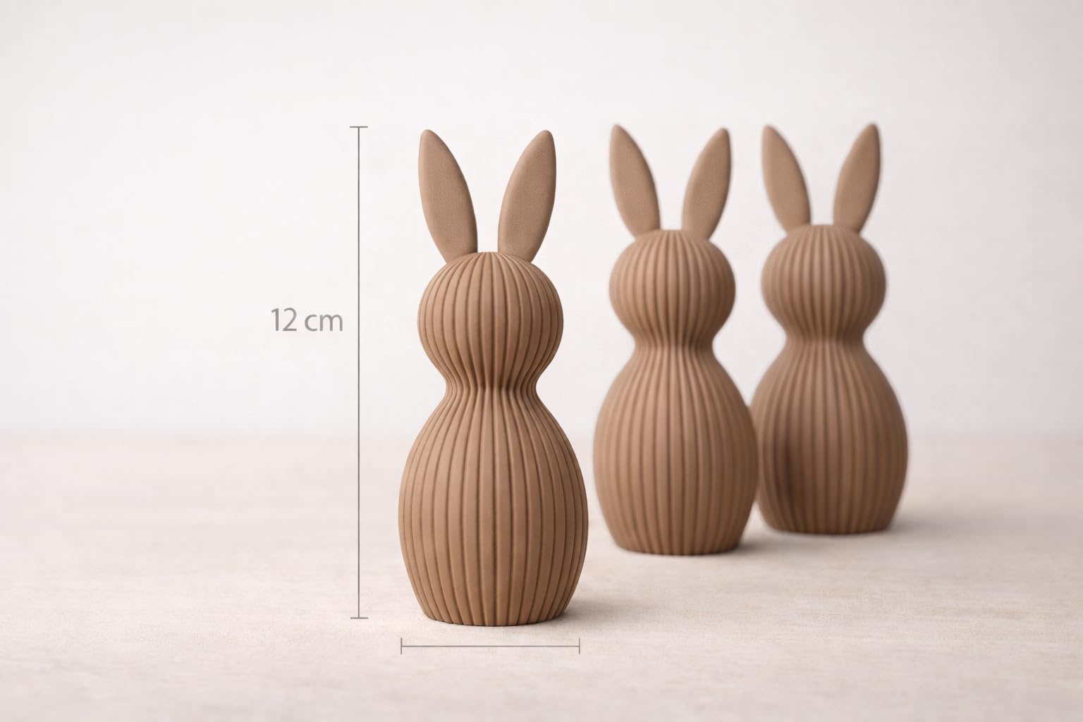 ALBA Hasen Deko 3er Set 12 cm – 3D Druck Deko Figuren im Skandinavischen Stil – Moderne Osterdeko Minimalistisch – Wohnaccessoires für Wohnzimmer, Tisch, Regal & Frühlingsdeko (Karamel, ALBA Nord)