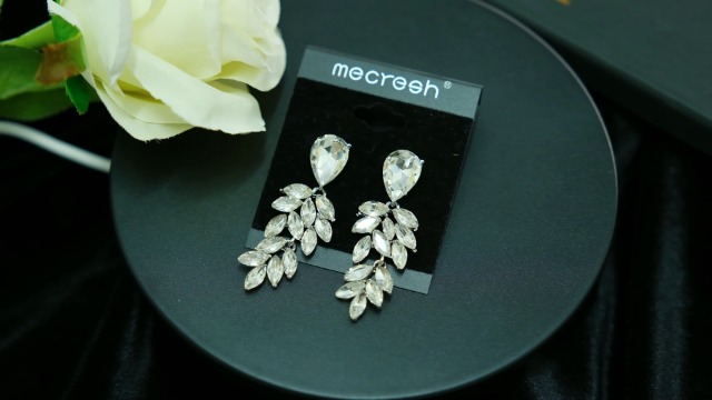 Crystal Brdal Chandeler Earrngs, Pearl & Marquse Dangle Crystal