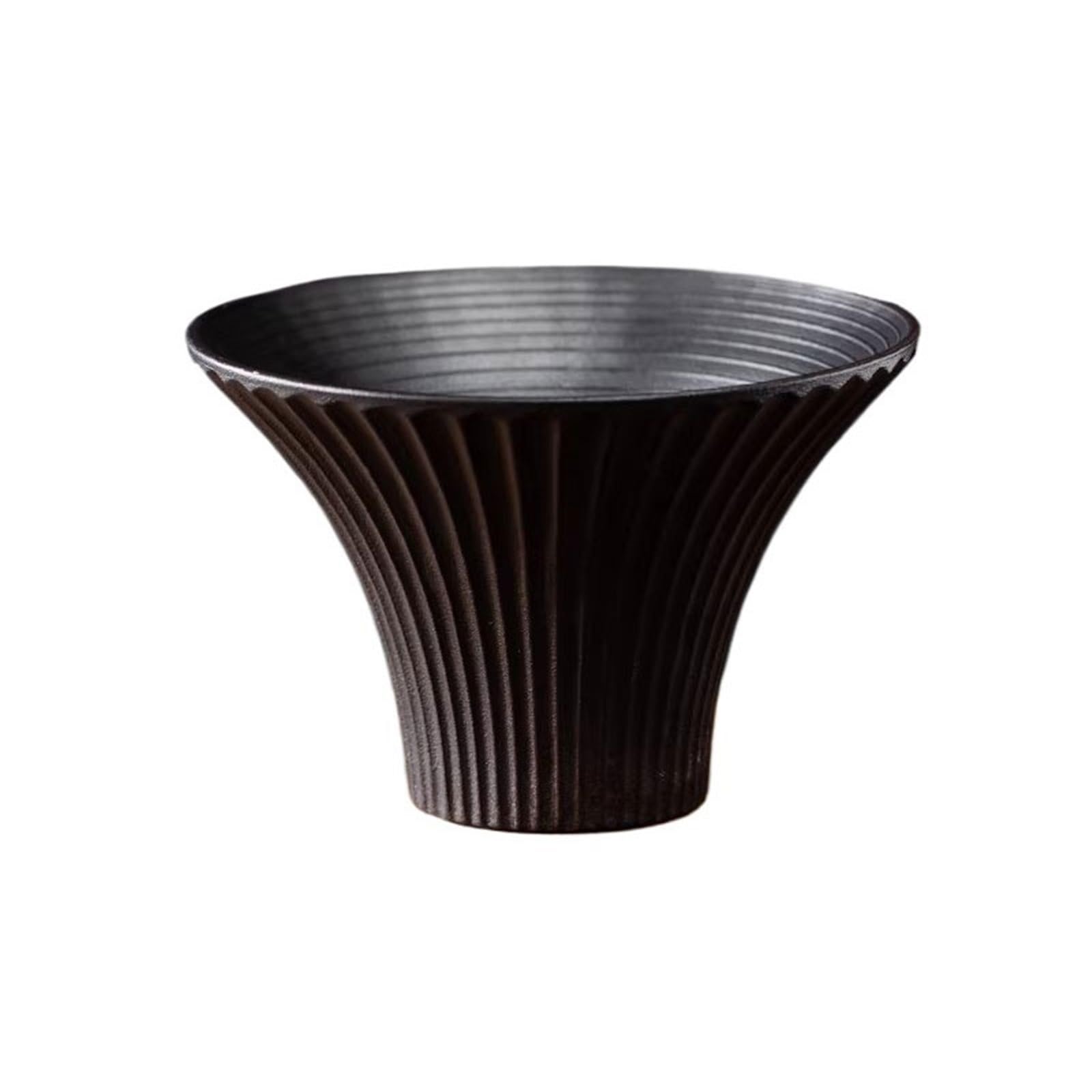 Arrangement floral soucoupe céramique minimaliste