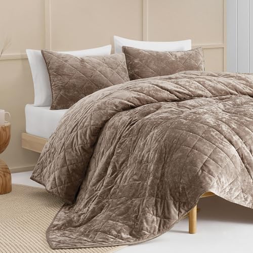 Image of Wonderful Luxury Velvet Brown Quilt Set King, Diamond Stitch Pattern Bedding, Lightweight Ultra-Soft Skin-Friendly, All-Season, Versatile as Comforter /Bedspread for Adults Teens Kids Bedroom,106 inchx94 inch