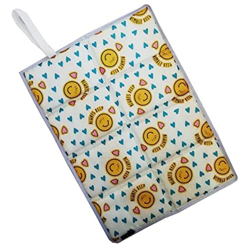 QINFANYU Coussin de siège imperméable, Pliage de Tampon à estiser Un Tampon résistant à l'humidité Storage Rapide Ultralight Portable for Le Camping Pique-Nique Randonnée (Color : White) Cover