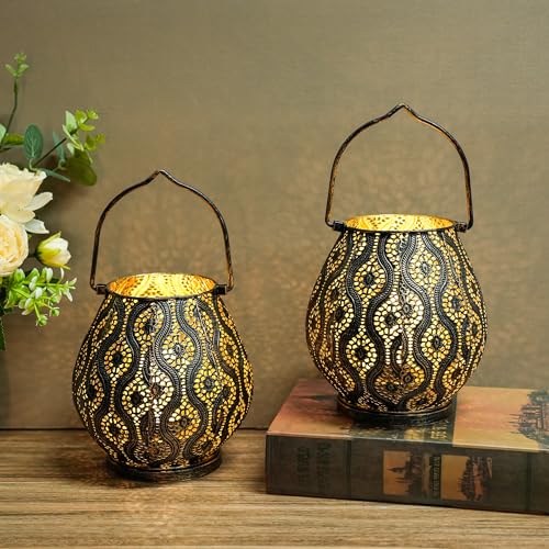TRIROCKS Lot de 2 lampes de table décoratives marocaines en métal de 26 cm de haut, lanternes sans fil avec guirlande lumineuse pour maison, salon, jardin,...