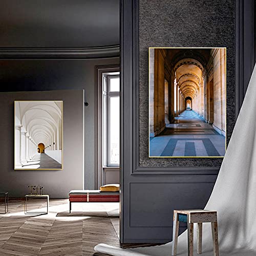 Peinture château moderne scandinave pour relooker un mur vide sans cadre