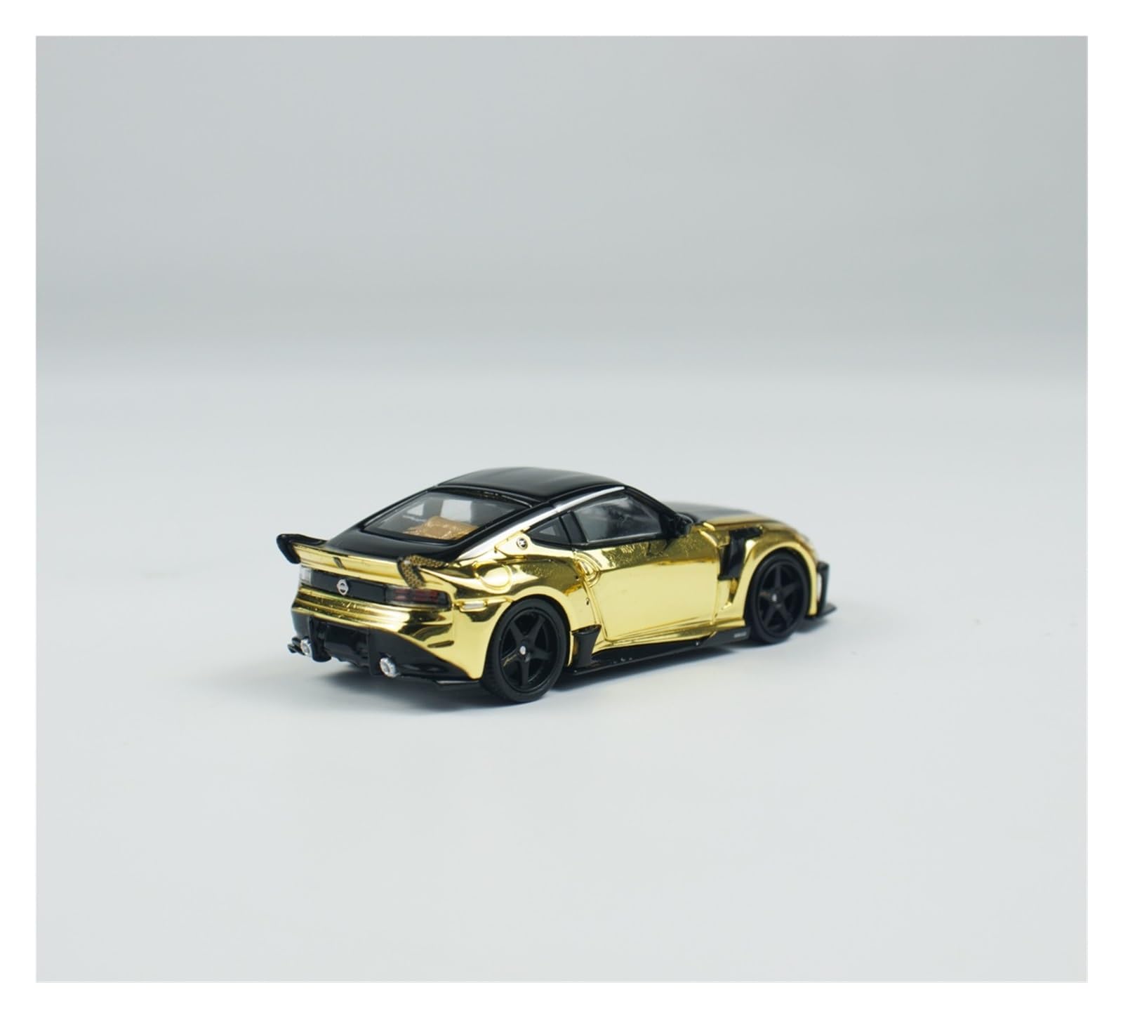 Metallo Scala Replica Ornamenti Per Modellini Auto In Lega Nissan Z VeilSide FFZ400 In Scala Ridotta Modello 1 64 Espositore Per Fan Hobby Veicoli Giochi Set