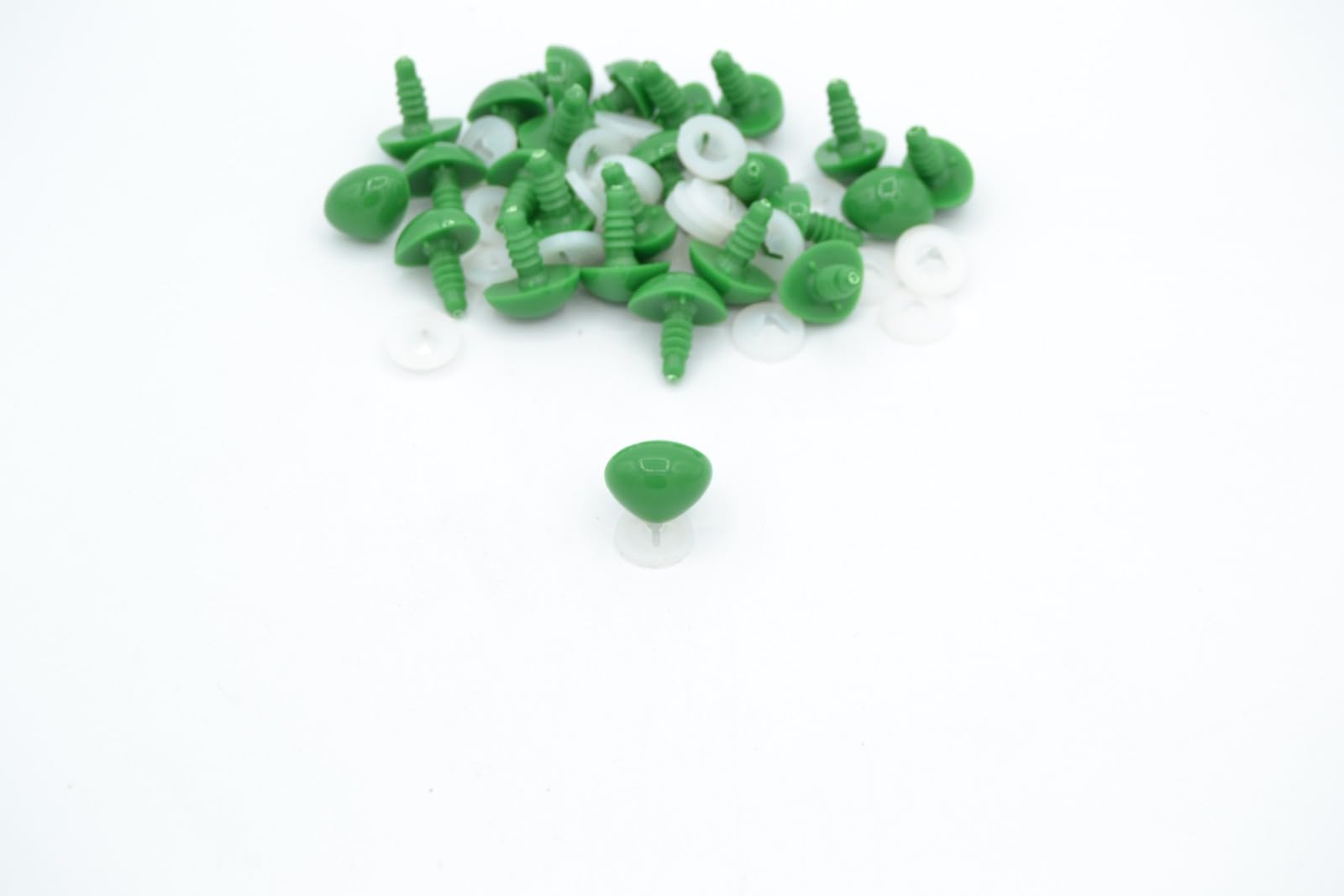 celloexpress 12mm x 9mm Green Triangle Noses with Plastic Backs - Safety Noses for Soft Toy Teddy Bear Animal Making (Pack of 25) — image 1